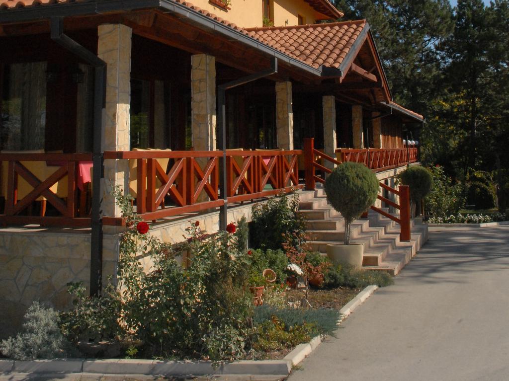 Hotel Borkovac Ruma Exterior foto